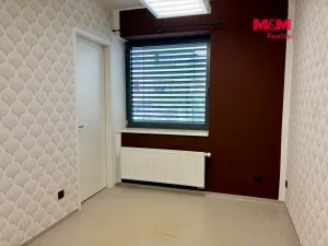 Pronájem obchodního prostoru, Pardubice - Zelené Předměstí, Jiráskova, 12 m2