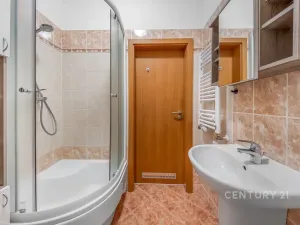 Pronájem bytu 1+kk, Praha - Kyje, Sicherova, 33 m2