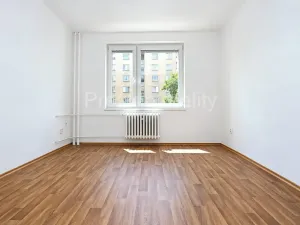 Pronájem bytu 2+1, Pardubice, Na Drážce, 50 m2