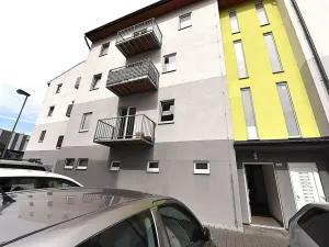 Pronájem bytu 1+kk, Kladno, Generála Selnera, 37 m2