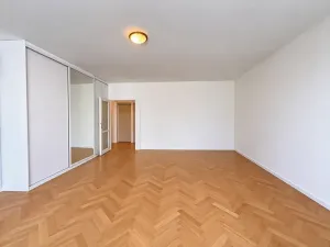 Pronájem bytu 2+1, Praha - Kobylisy, Březiněveská, 80 m2