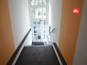 Pronájem kanceláře, Karlovy Vary, Bělehradská, 112 m2