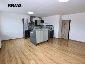 Pronájem bytu 3+kk, Loděnice, Za GZ, 64 m2