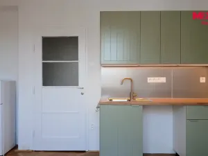 Pronájem bytu 1+kk, Praha - Holešovice, Bubenská, 21 m2