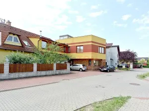 Pronájem bytu 1+kk, Praha - Šeberov, Musilova, 22 m2