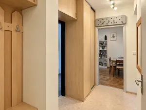 Prodej bytu 3+1, Ostrov, Kollárova, 68 m2