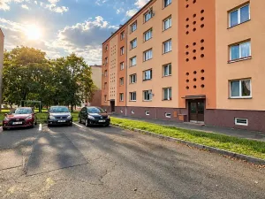 Prodej bytu 3+1, Ostrov, Kollárova, 68 m2