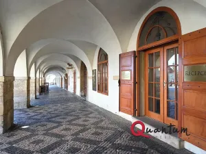 Pronájem kanceláře, Praha - Hradčany, Loretánské náměstí, 28 m2
