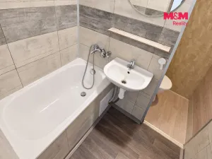 Pronájem bytu 1+1, Hradec Králové - Třebeš, třída Edvarda Beneše, 42 m2