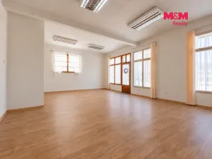 Pronájem obchodního prostoru, Votice, Komenského nám., 120 m2