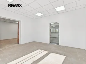 Pronájem obchodního prostoru, Přeštice, Masarykovo nám., 171 m2