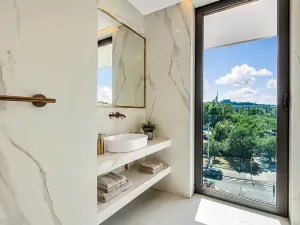 Prodej bytu 5+kk, Praha - Holešovice, Komunardů, 206 m2