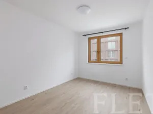 Pronájem bytu 2+kk, Praha - Karlín, Křižíkova, 49 m2