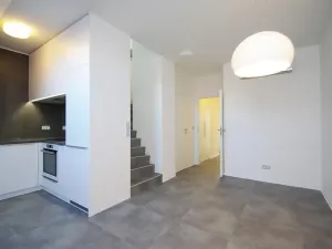 Pronájem bytu 2+1, Praha - Vinohrady, Korunní, 82 m2