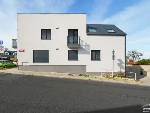 Prodej bytu 3+kk, Praha - Dolní Chabry, Kobyliská, 95 m2