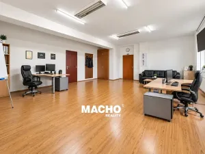 Pronájem kanceláře, Králův Dvůr, Tovární, 370 m2