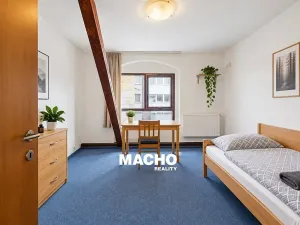 Pronájem kanceláře, Králův Dvůr, Tovární, 370 m2