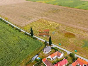 Prodej komerčního pozemku, Pištín, 8237 m2