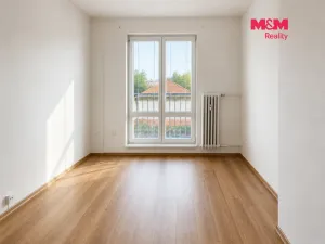 Pronájem bytu 1+1, Pardubice - Zelené Předměstí, Benešovo náměstí, 39 m2