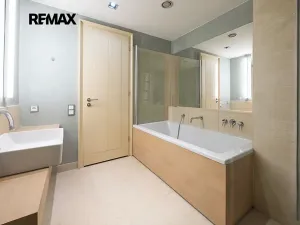 Pronájem bytu 2+kk, Praha - Karlín, Rohanské nábřeží, 73 m2