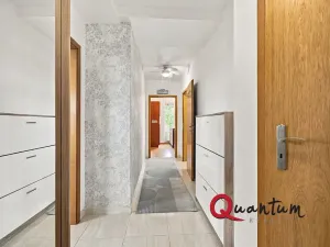Prodej bytu 2+1, Praha - Dolní Počernice, K zámku, 65 m2
