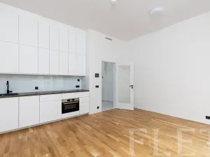 Pronájem bytu 1+kk, Praha - Smíchov, Grafická, 30 m2