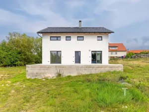 Prodej rodinného domu, Černovice, 200 m2