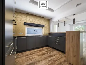 Prodej bytu 3+kk, Karlovy Vary, Šumavská, 171 m2