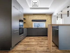 Prodej bytu 3+kk, Karlovy Vary, Šumavská, 171 m2