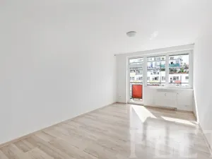 Pronájem bytu 2+kk, Praha - Vysočany, Podkovářská, 48 m2