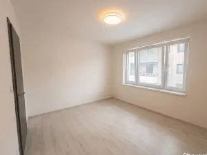 Pronájem bytu 2+kk, Olomouc, Slavonínská, 59 m2