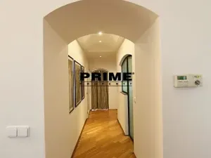 Pronájem bytu 3+1, Praha - Nové Město, Odborů, 80 m2