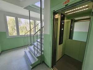 Pronájem bytu 2+kk, Praha - Hostivař, Sáňkařská, 40 m2