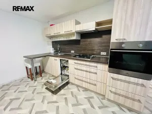 Prodej rodinného domu, Vacenovice, 215 m2