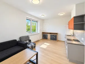 Prodej bytu 1+kk, Jince, Zborovská, 33 m2