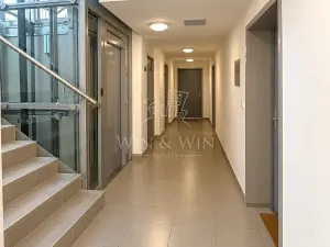Prodej bytu 1+kk, Jince, Zborovská, 33 m2