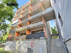 Prodej bytu 1+kk, Praha - Strašnice, Názovská, 35 m2