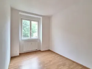 Pronájem bytu 2+1, Praha - Smíchov, Podbělohorská, 42 m2