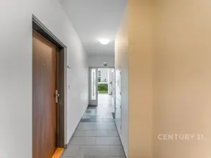 Prodej bytu 1+kk, Praha - Háje, Jurkovičova, 35 m2