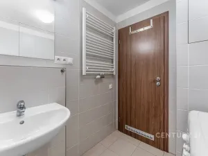 Prodej bytu 1+kk, Praha - Háje, Loosova, 34 m2