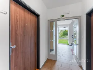 Prodej bytu 1+kk, Praha - Háje, Loosova, 34 m2