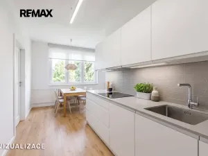 Prodej bytu 4+1, Karlovy Vary, Modenská, 77 m2