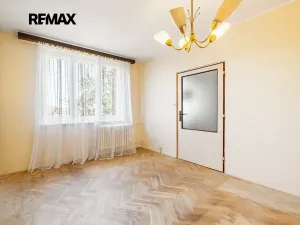 Prodej bytu 4+1, Karlovy Vary, Modenská, 77 m2