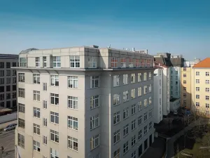 Pronájem kanceláře, Praha - Holešovice, U Uranie, 213 m2