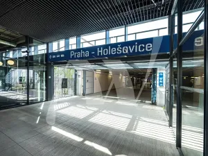 Pronájem kanceláře, Praha - Holešovice, Pod dráhou, 673 m2