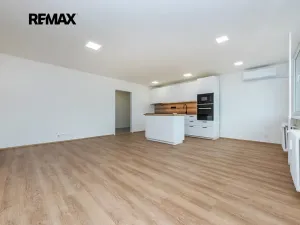 Prodej bytu 3+kk, Praha - Žižkov, Květinková, 70 m2