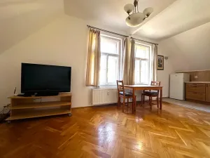 Pronájem bytu 1+kk, Praha - Malá Strana, Malostranské náměstí, 30 m2