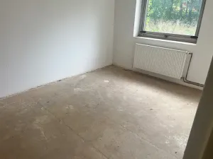 Dražba činžovního domu, Komorní Lhotka, 1000 m2