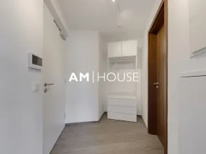 Pronájem bytu 2+kk, Praha - Karlín, Sokolova, 66 m2