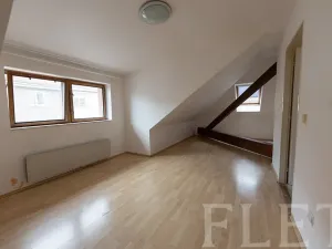 Pronájem bytu 1+1, Praha - Vršovice, Tolstého, 42 m2